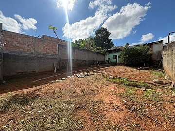 LOTE - JARDIN�POLIS